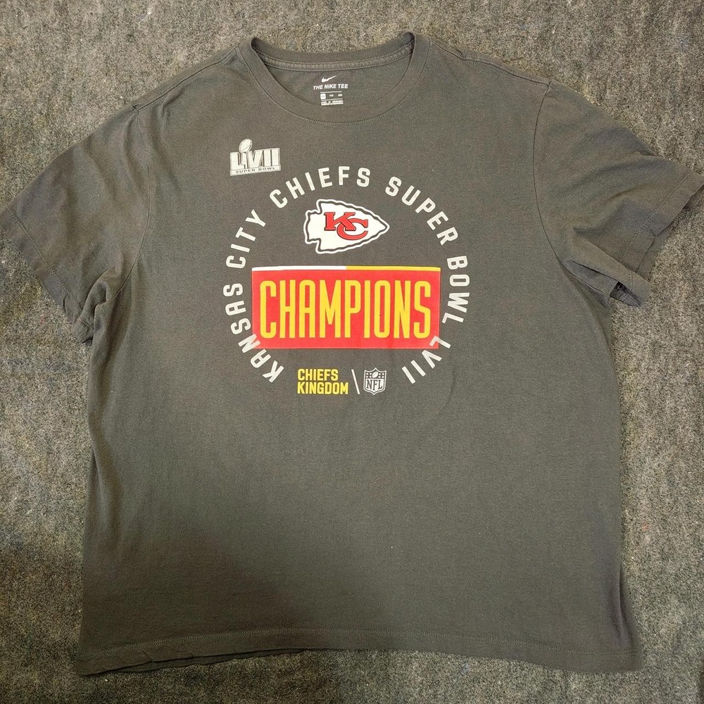 Nike Mens Kansas City Chiefs Super Bowl LVII Champions T-Shirt XXL Charcoal Gray